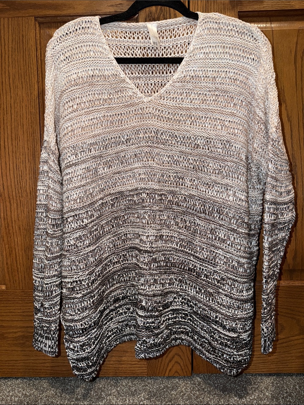 MarlaWynne Ombre Size S V-Neck Knit Sweater in Black, Brown and White